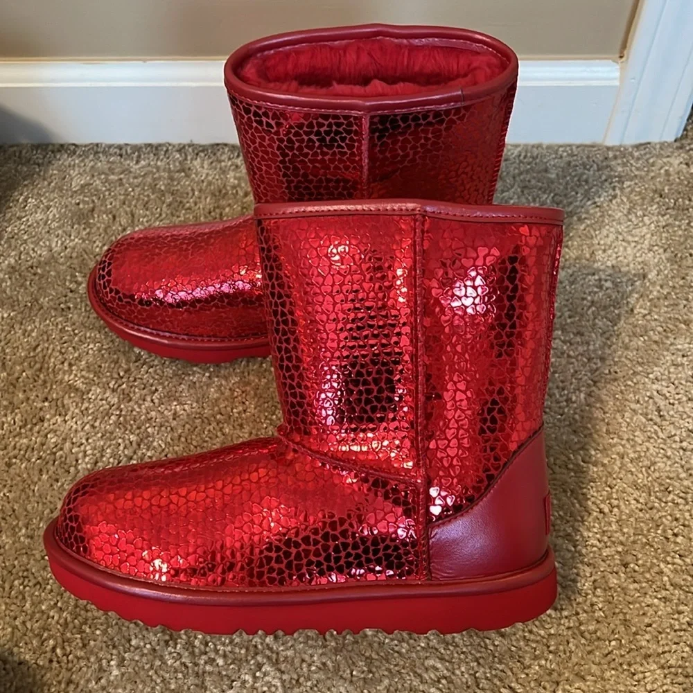UGG new without